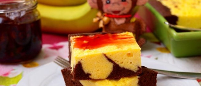 Двухцветная творожно-банановая запеканка