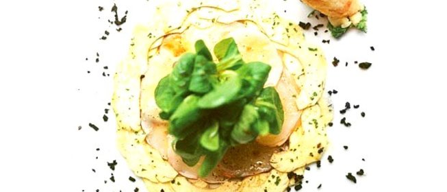 Карпаччо из лангуста и крудо из артишока и эмульсией из трюфеля