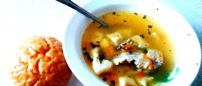 Куриный суп с клецками и овощами
