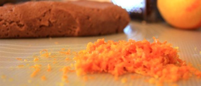Шоколадно-апельсиновое печенье с цедрой