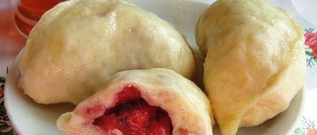 Вареники с клубникой