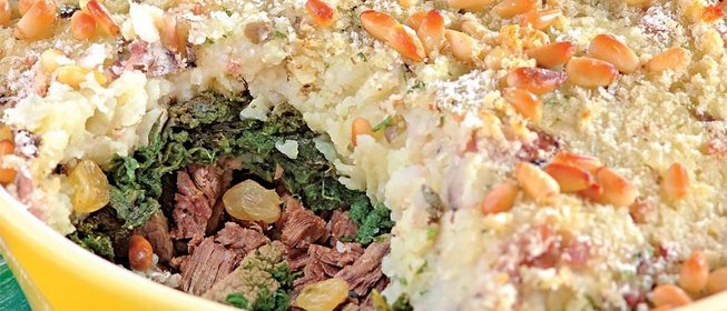 Картофельная запеканка с мясом и шпинатом