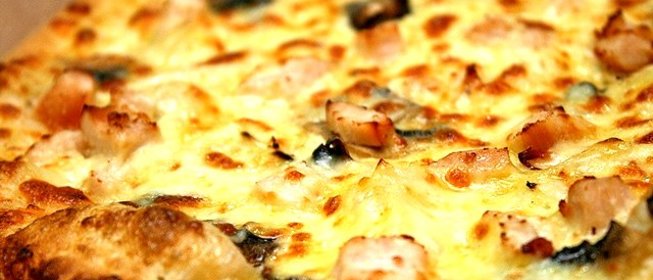 Пицца с копченой курицей