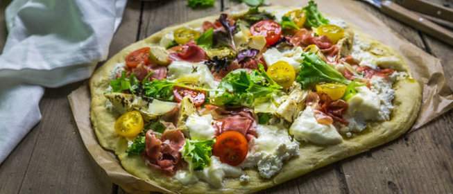 Пицца с артишоками и ветчиной