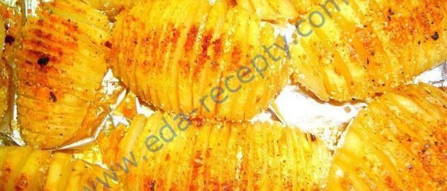 Печеный картофель в духовке