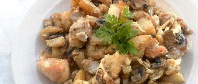 Картошка с курицей и шампиньонами