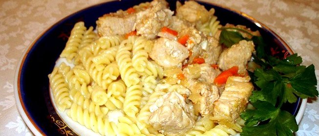 Свинина тушеная