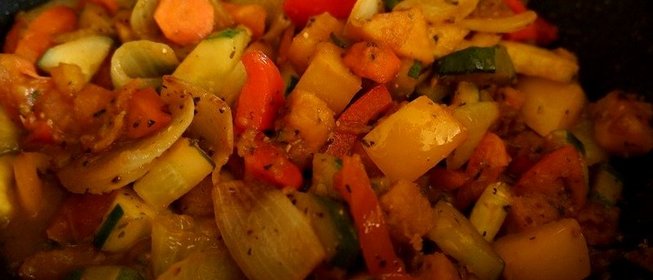 Овощное рагу со сладким бататом