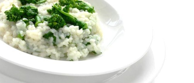 Рис с брокколи в сливочно-сырном соусе