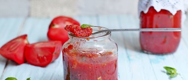 Томатный соус с чесноком и базиликом