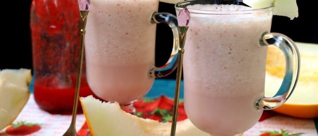 Дынно-клубничный коктейль