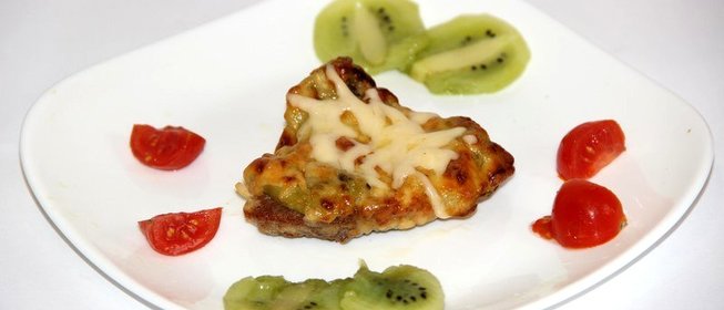 Свинина с киви в духовке