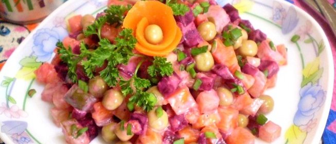 Салат к вареникам