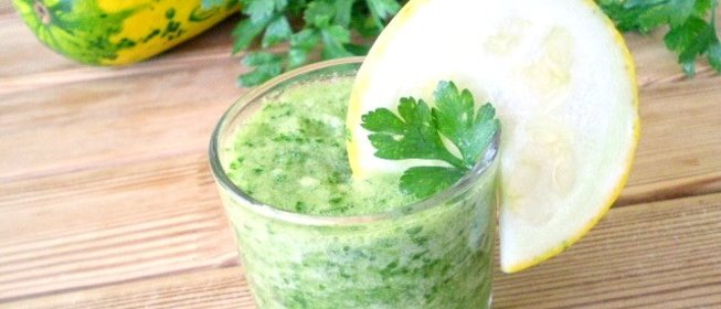 Зеленый коктейль с кабачком