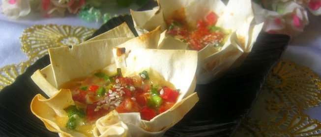 Корзиночки из лаваша с беконом, сыром и сладкой паприкой