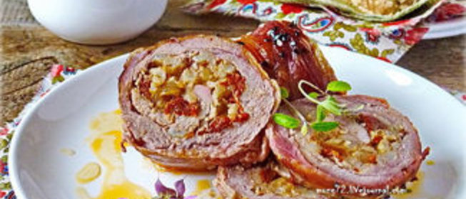 Индейка, начиненная перловкой и вялеными томатами