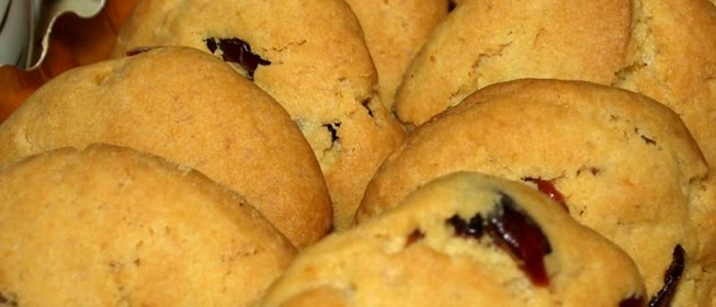 Апельсиновое печенье с вяленой клюквой