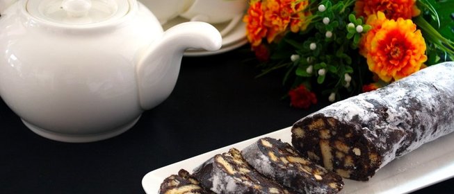 Колбаска из печенья и какао