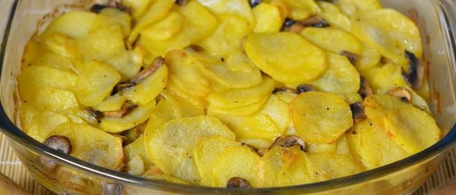 Постный картофель с шампиньонами в духовке