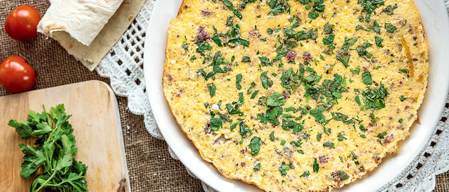 Омлет с бастурмой