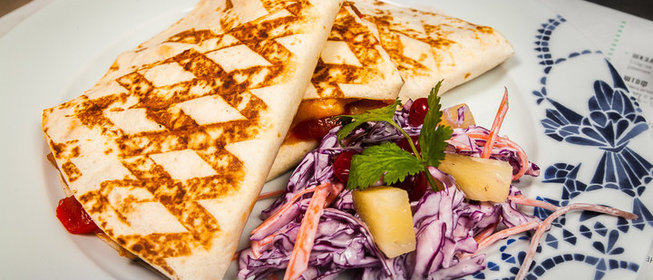 Кесадилья с курицей и сыром