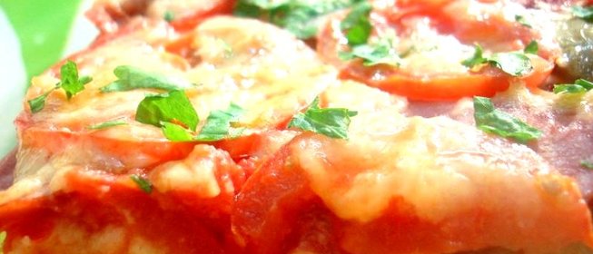 Пицца на творожно-кефирном тесте