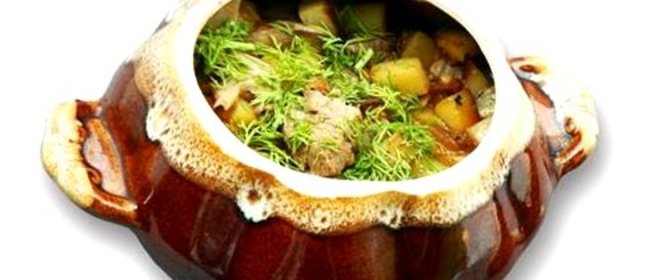 Картофель с курицей в горшочках