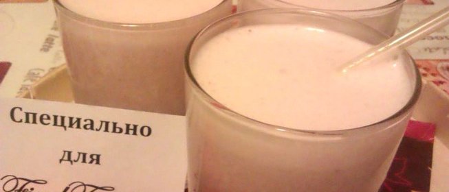 Молочный коктейль с дыней и бананом