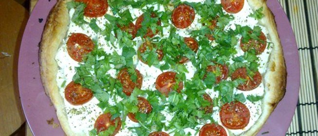 Быстрая пицца с сулугуни