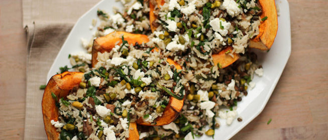 Тыква, фаршированная грибами, рисом и чечевицей