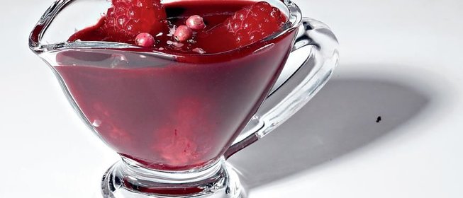 Соус из диких ягод и красного вина