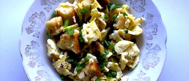Омлет с гренками