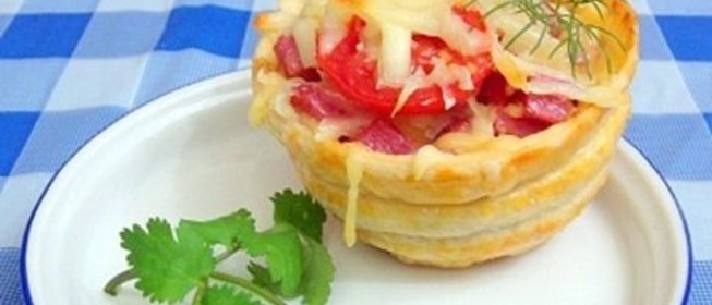 Пицца порционная в слоеном тесте