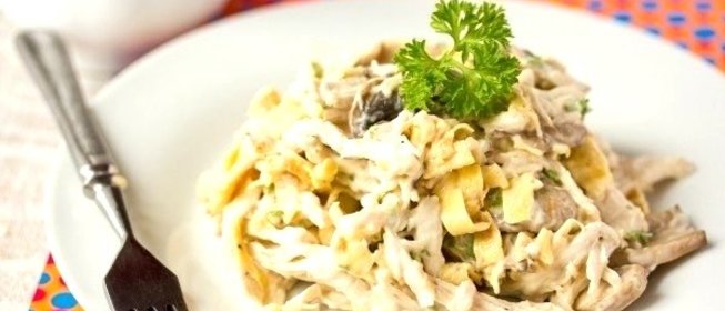 Салат Рваная курица с омлетом