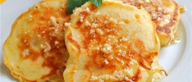 Кефирные оладьи с яблоками