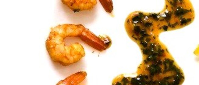 Креветочный коктейль с соусом из манго и базилика