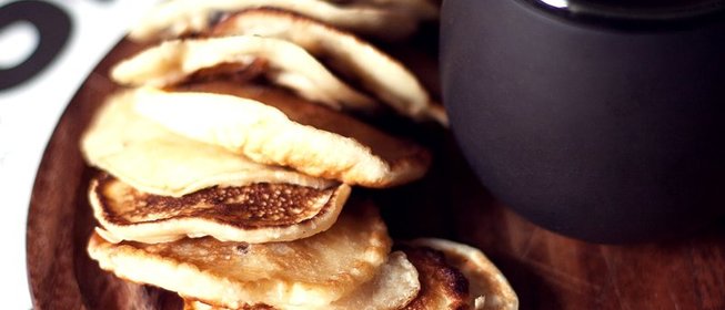 Оладьи с яблоком и фундуком