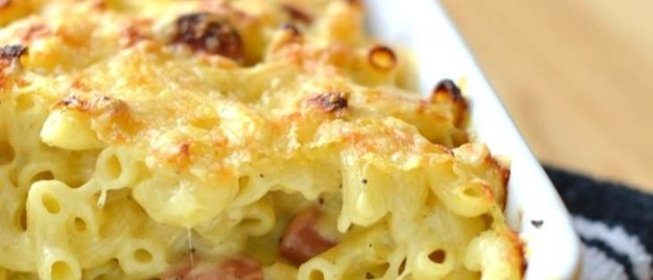 Макаронная запеканка с колбасками