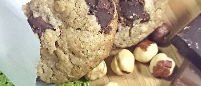 Овсяное печенье с шоколадом и фундуком