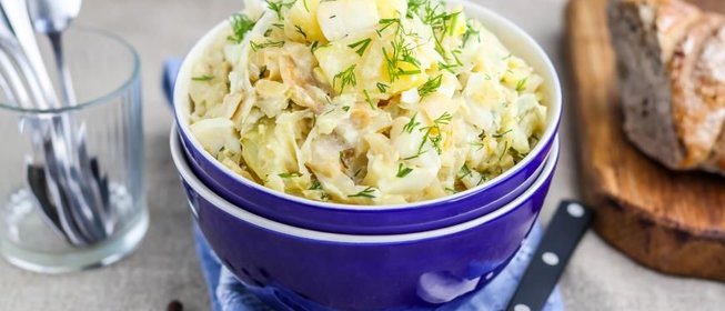 Рагу из капусты со сливками и яйцами