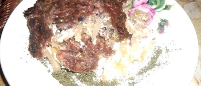 Картофельная запеканка с фаршем и луком
