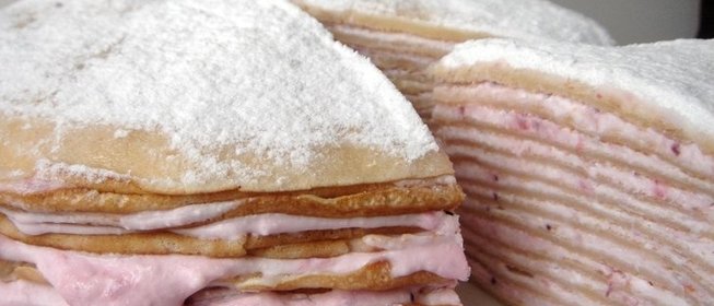 Блинчики с творогом и клубникой