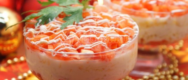 Коктейль-салат из ветчины с сыром и хлебом