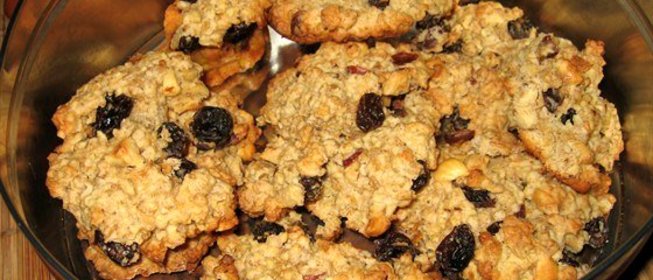 Овсяное печенье с изюмом и коньяком