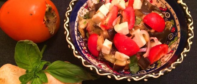 Салат-коктейль из куриного мяса с ананасами