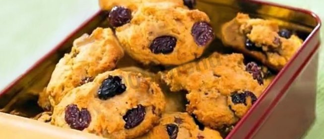 Печенье с вяленой вишней