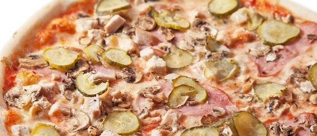 Пицца с курицей и ветчиной