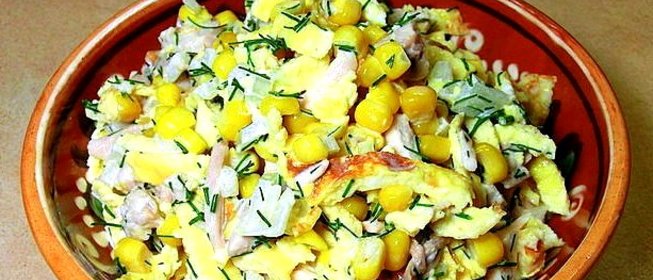 Салат с блинами и кукурузой