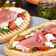 Брускетта с моцареллой и хамоном