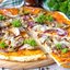 Пицца с белыми грибами, пармезаном и фиолетовым луком